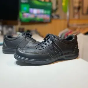 Clarks | Shoes | Clarks Black Leather Split Toe Fashion  display picture 1